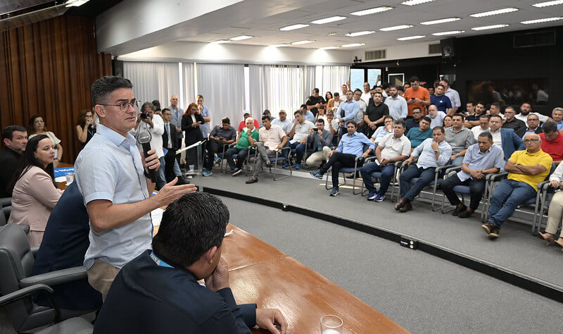 David Almeida, assinou em parceria com o governo federal, convênios para garantir o avanço em áreas como infraestrutura e mobilidade urbana.