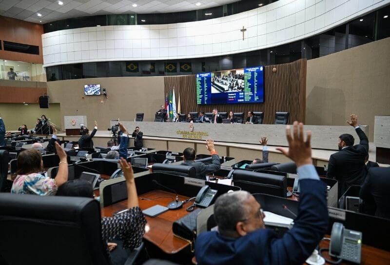 Pedido de empréstimo de R$ 580 milhões da prefeitura avança na CMM