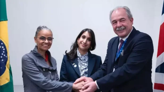 Ministra Marina Silva, presidente do BNDES, Aloizio Mercadante, e secretária de Segurança Energética e Emissões Zero do Reino Unido, Claire Coutinho, na COP28.