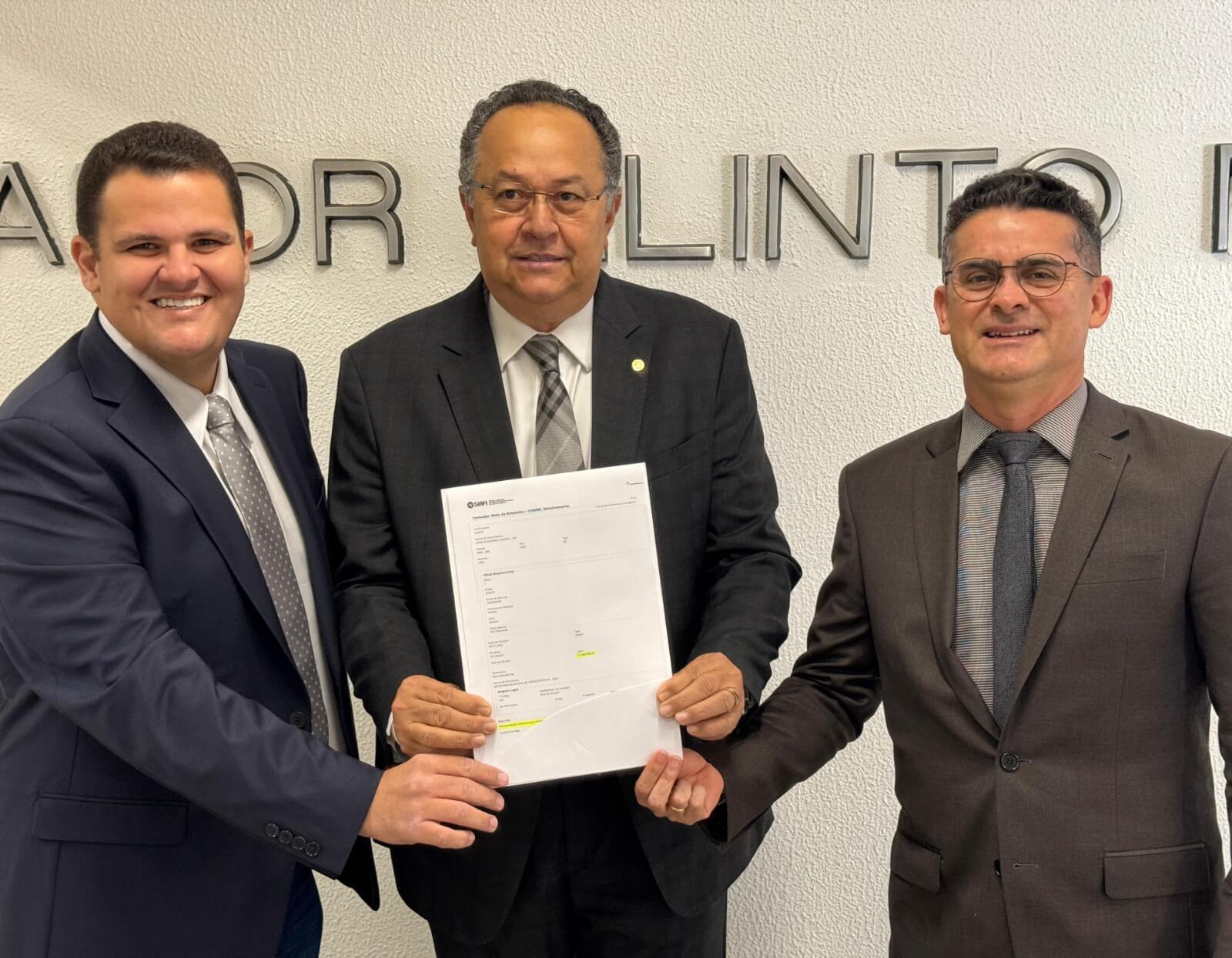 Como parte da agenda em Brasília, David Almeida anunciou R$ 12 milhões para a infraestrutura em Manaus.