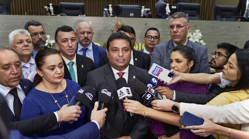 Coletiva de imprensa com o presidente da Câmara Municipal de Manaus, o vereador Caio André (PSC), após aprovação do Orçamento de 2024.