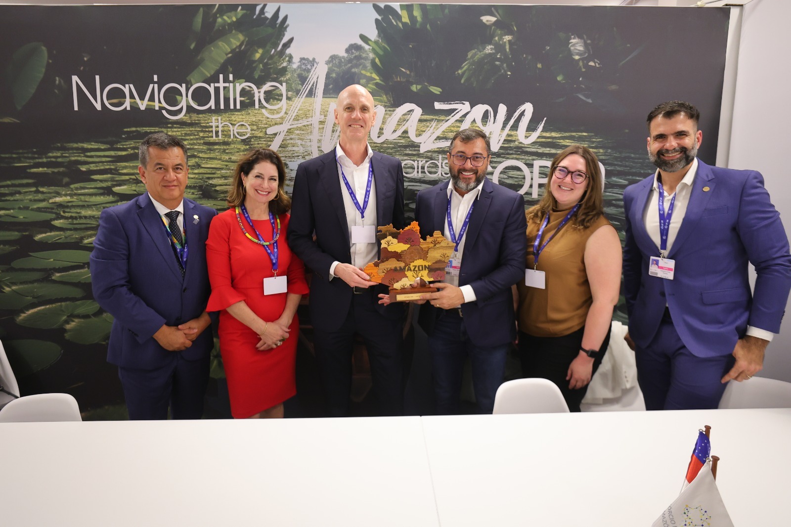 COP 28: Wilson Lima se reúne com representantes da Amazon e discute parcerias para proteção da biodiversidade no Amazonas