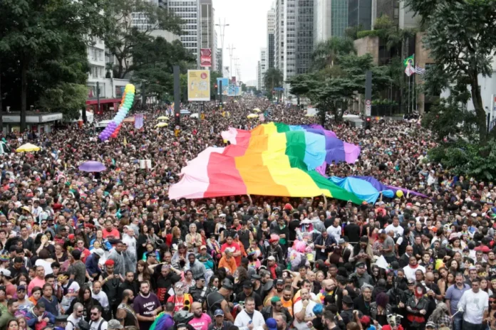 Lei proposta por deputados da Aleam levantou uma discussão sobre a presença de crianças na Parada LGBTI+ em Manaus.