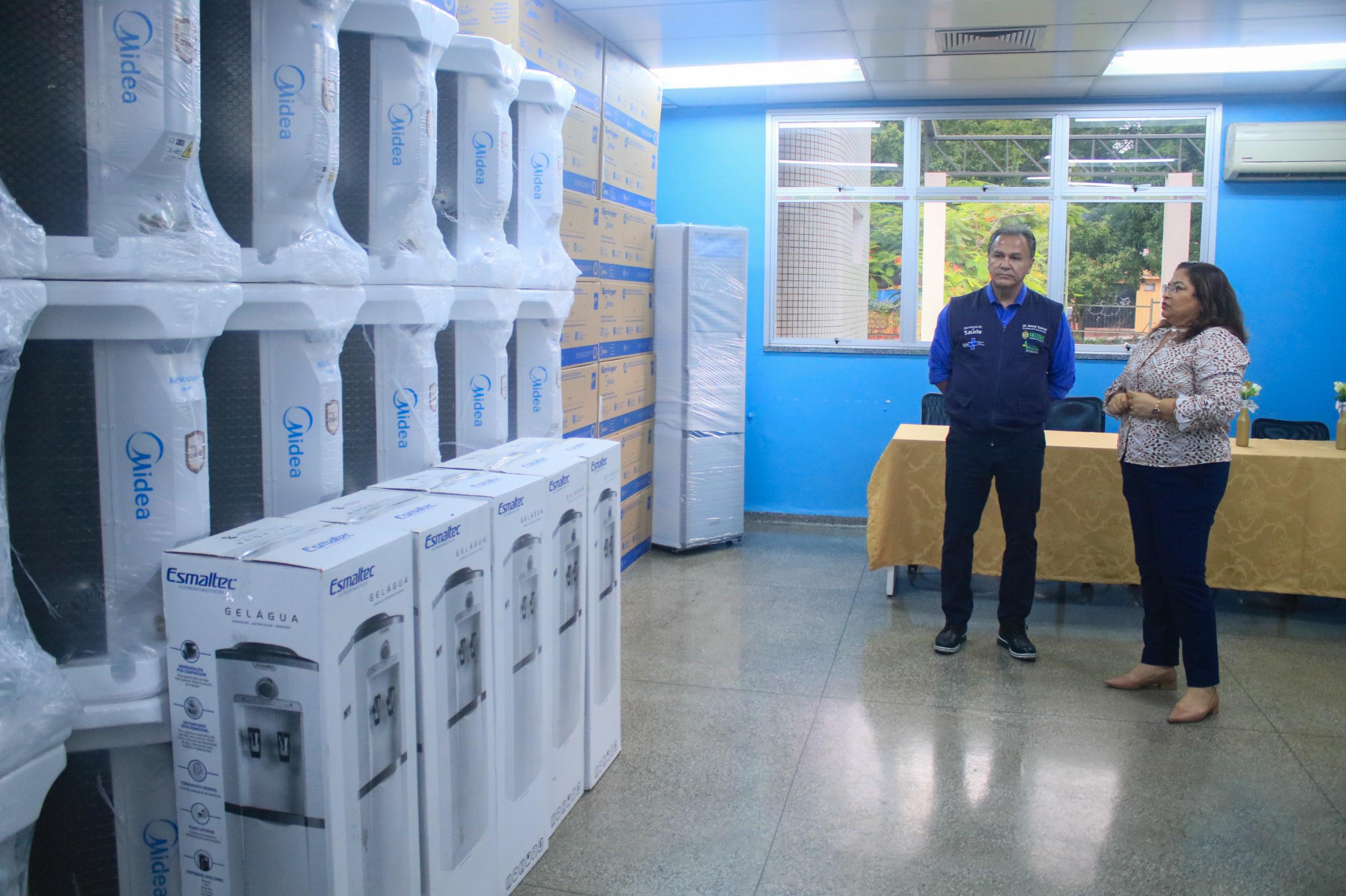 Secretaria de Saúde do AM entrega equipametnos na Maternidade Azilda Marreiro