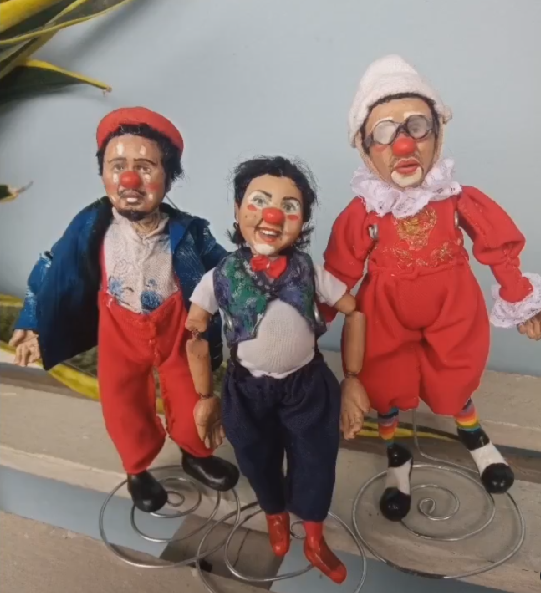 Algumas das bonecas confeccionadas por Julieta Hernández.