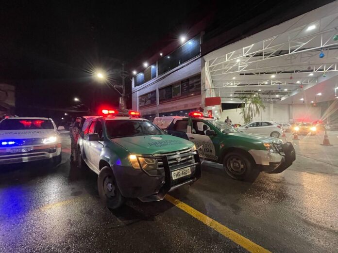 Operação conjunta de PMAM, SSP e Detran-AM remove 31 veículos em Manaus