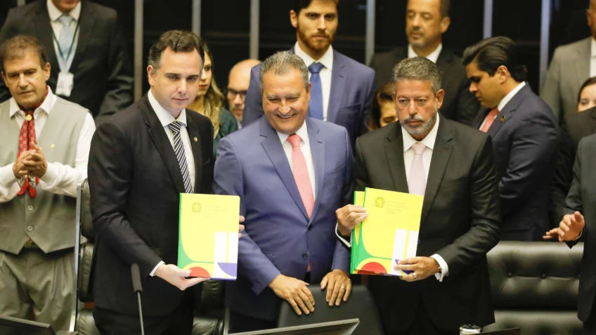 Rodrigo Pacheco (à esquerda), Rui Costa (centro) e Arthur Lira (à direita) durante cerimônia da abertura do ano legislativo 2024.