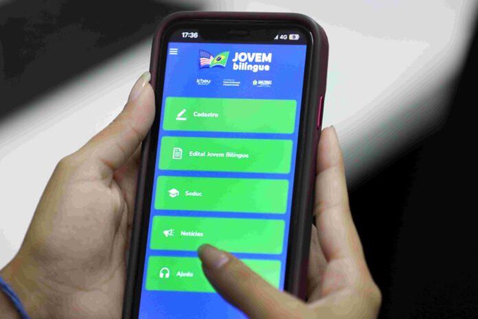 Segue, até este sábado (03/02), a entrega da documentação dos alunos que se inscreveram na seleção no projeto Jovem Bilíngue. 