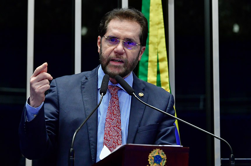 Plínio xinga cientistas que alertaram sobre os perigos de reasfaltar a BR-319
