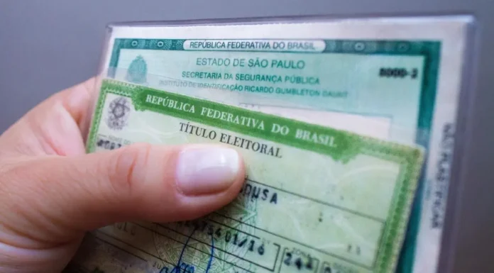 Título de eleitor deve ser regularizado para garantir a participação nas eleições municipais de 2024.