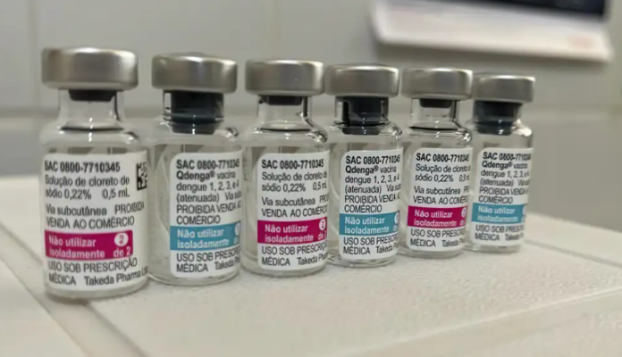 A vacina Qdenga, do laboratório japonês Takeda, teve seu registro aprovado pela Anvisa em março de 2023.