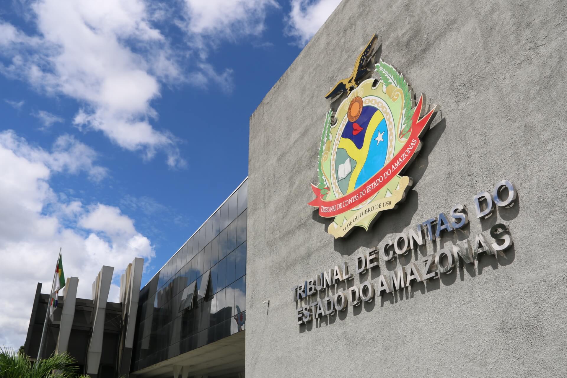 TCE-AM determina devolução de R$ 2,7 milhões por ex-prefeito de Atalaia do Norte