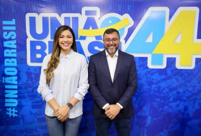 Vereadora Brena Dianná (esq.) com o governador Wilson Lima (dir.).