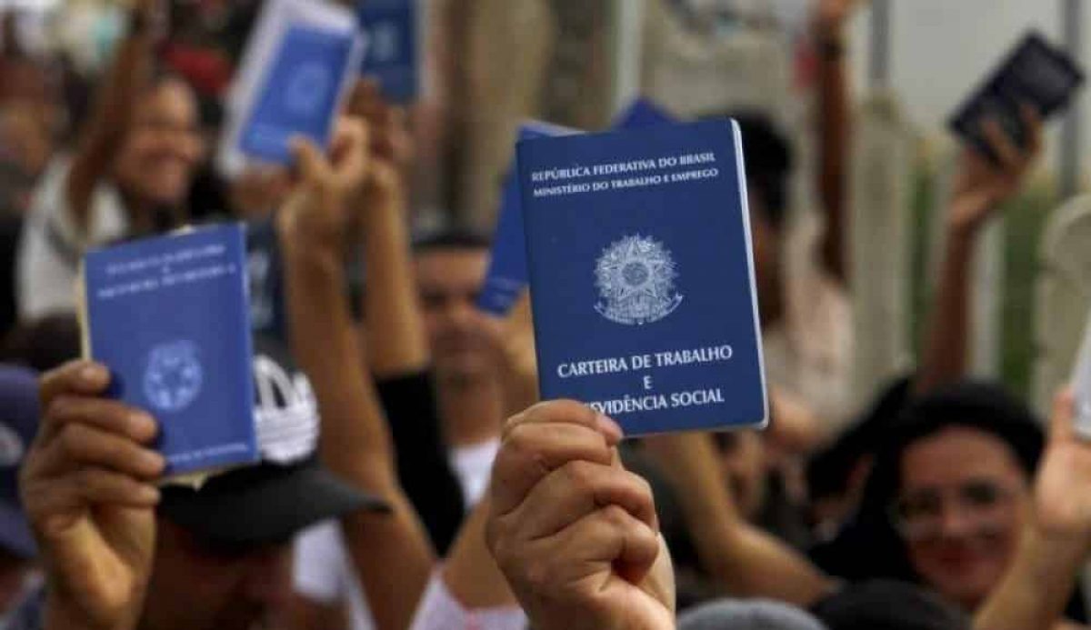 Desemprego caiu em 0,8% desde 2023.