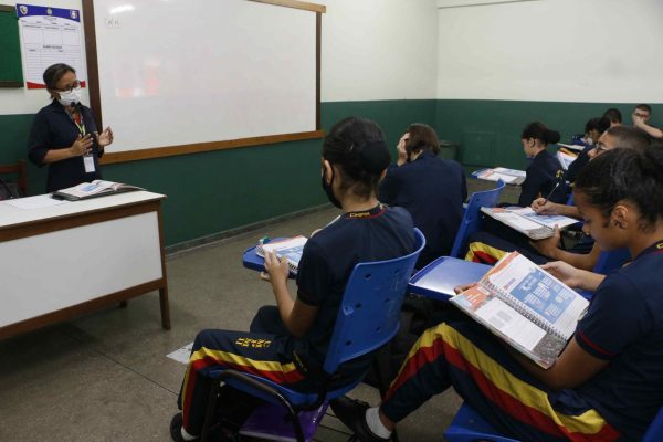 Qualquer estudante de ensino médio da rede pública pode se cadastrar no programa.