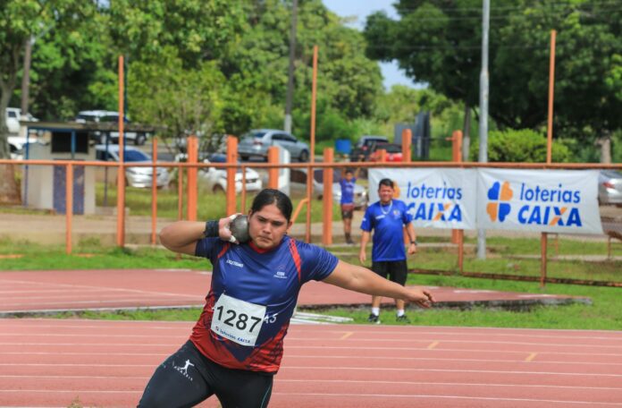 Akassis Akis, atleta amazonense de arremesso de peso.