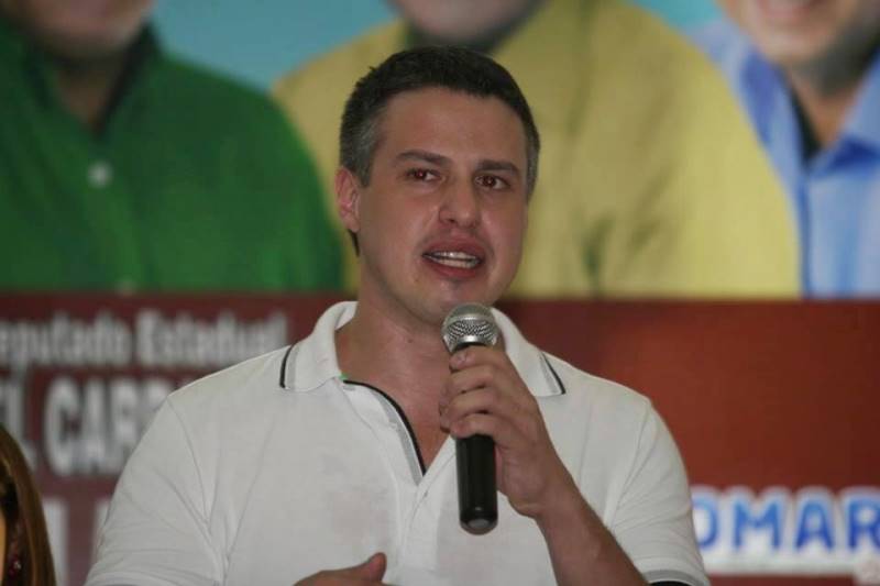 O ex-deputado federal Arthur Virgílio Bisneto (PL) faleceu na terça-feira (28), aos 44 anos, em Manaus, após sofrer um infarto fulminante.