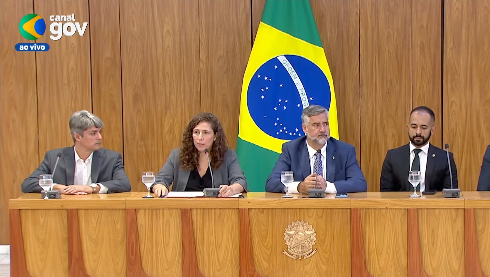 Anúncio oficial do adiamento das provas do Concurso Nacional Unificado, feito pela ministra da Educação, Esther Dweck