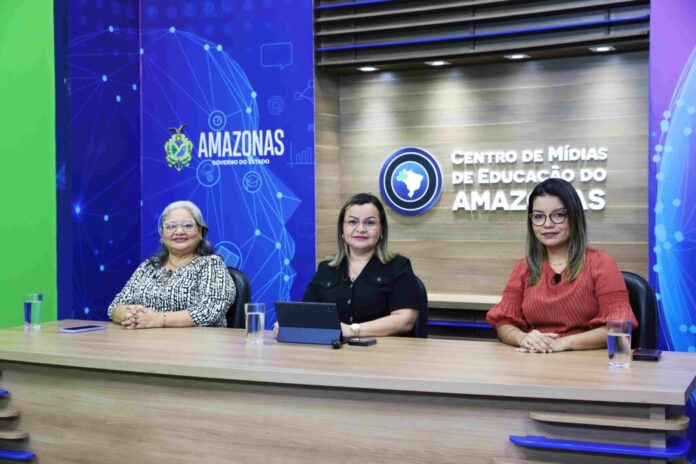 Programa 'Escola das Adolescências' está em fase inicial, que inclui um processo de escuta ativa de alunos da rede municipal.