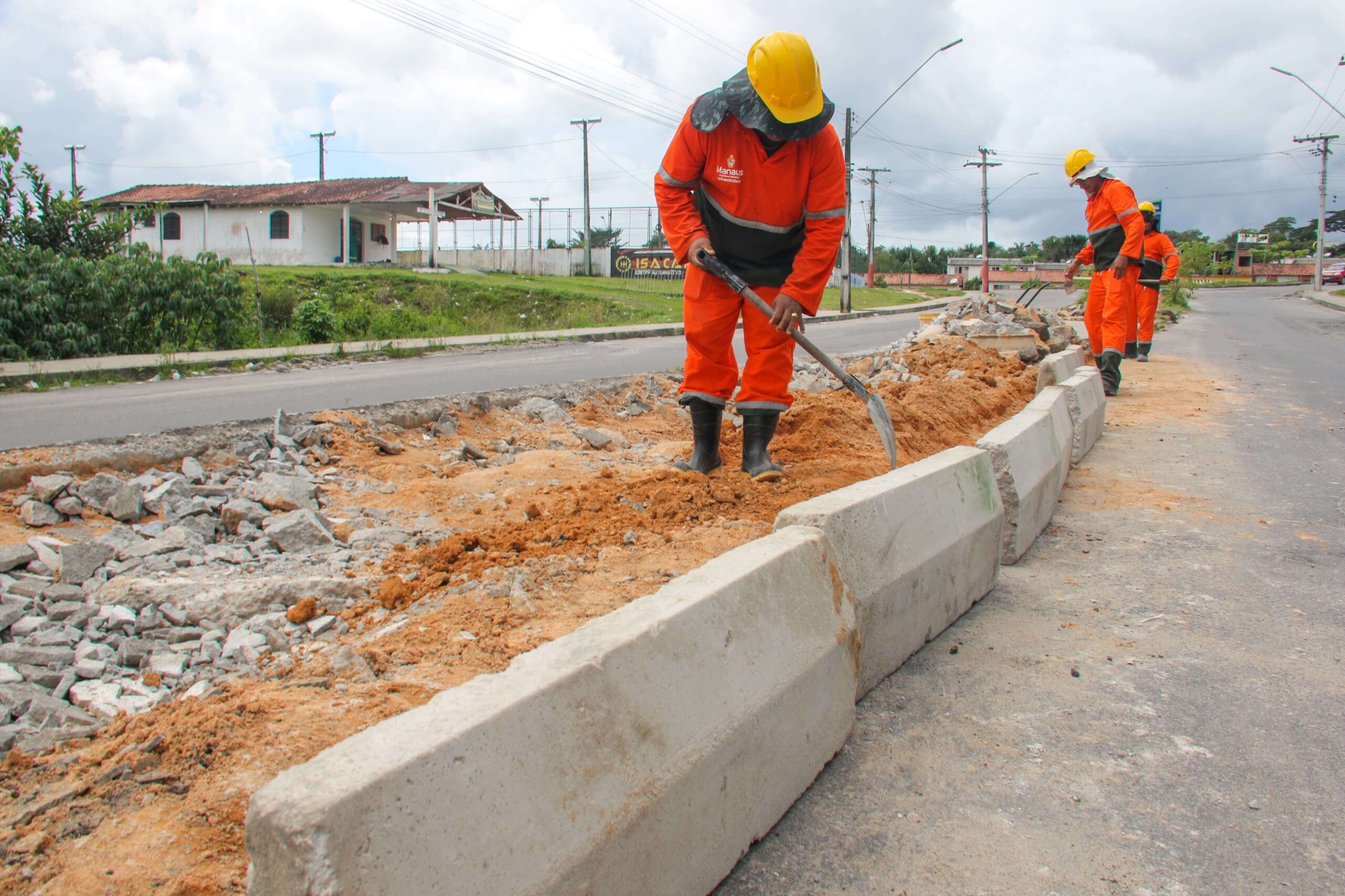 A Prefeitura de Manaus abrirá um Processo Seletivo Simplificado para contratar 320 servidores temporários.