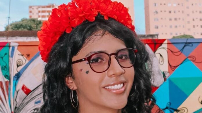 O PSOL oficializou a pré-candidatura de Álex Sousa, uma ativista não binária, para a Câmara Municipal de Manaus (CMM).