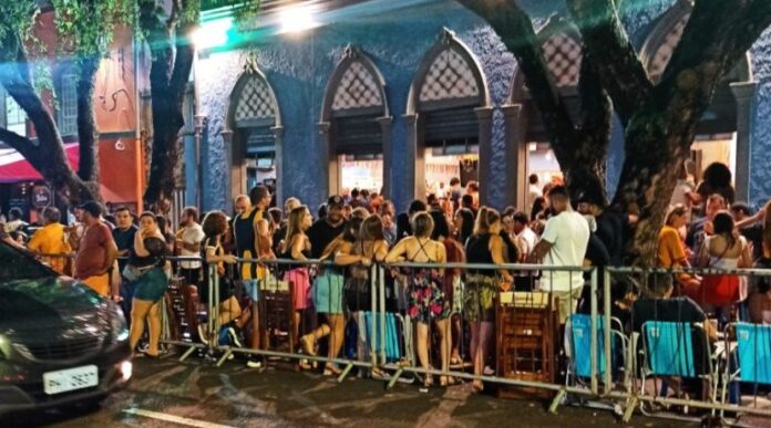 Sete estabelecimentos entre bares e casas de shows foram autuados ou notificados pelas equipes da Central Integrada de Fiscalização (CIF).