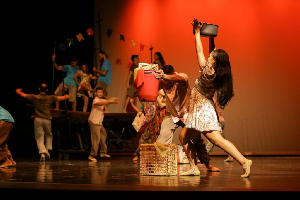 Apresentação de “Os Catraieiros” no Teatro Amazonas. 