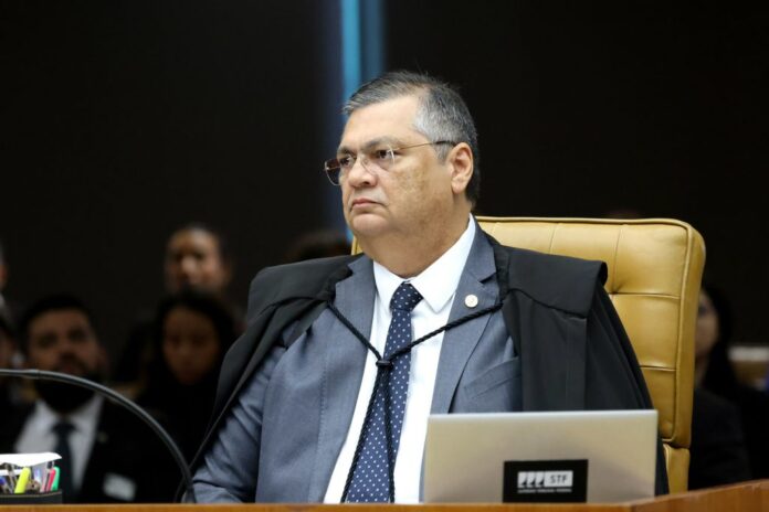 Ministro Flávio Dino durante sessão no STF.