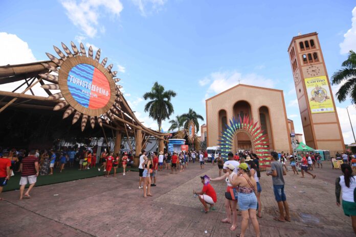 O Amazonastur, está preparando uma mega estrutura para atender mais de 120 mil visitantes esperados este ano no Festival de Parintins.