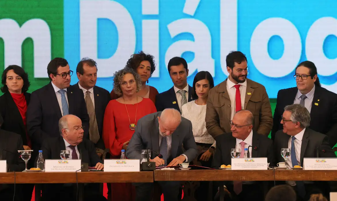 Taxa de importação vinha sendo discutida há meses no Congresso Nacional.