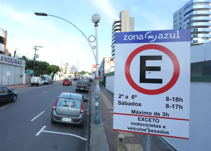 Notificação do Procon vem em meio a onda de críticas à Zona Azul.