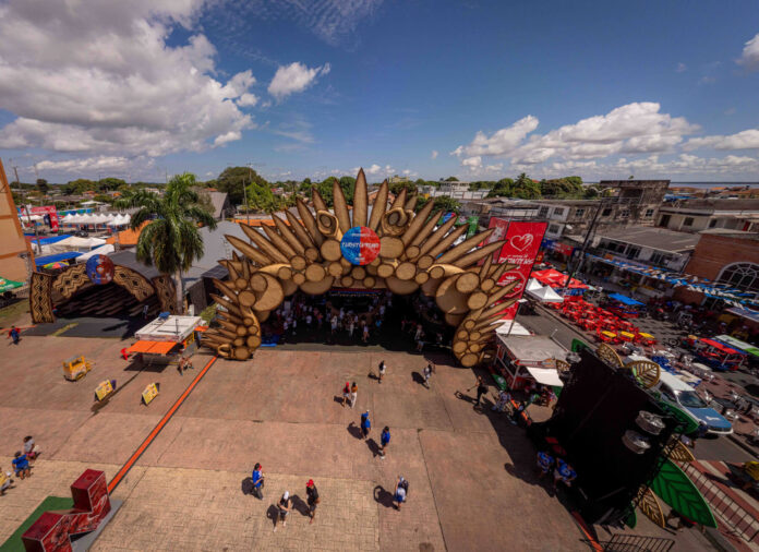 Realizado pelo Governo do Amazonas, por meio da Amazonastur, o Turistódromo se tornou uma parada obrigatória durante o Festival de Parintins.