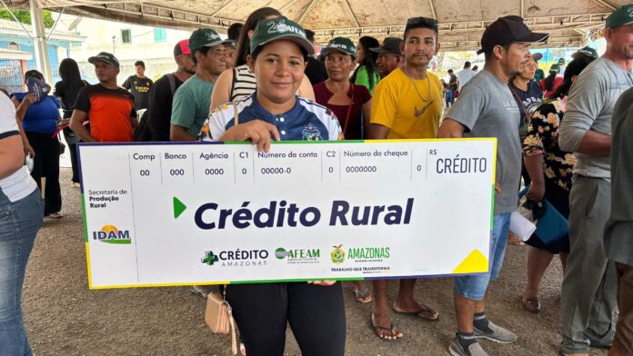 Nesta terça-feira (30/07), pescadores artesanais de Manacapuru foram beneficiados com mais de R$ 1 milhão em crédito rural.