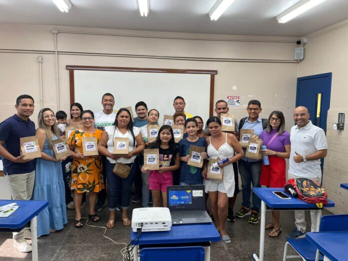 O Instituto de Desenvolvimento Agropecuário e Florestal Sustentável do Amazonas (Idam) capacitou 20 agricultores familiares e moradores do bairro Compensa