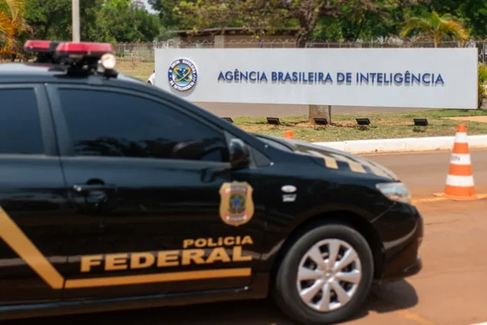 Investigação da PF revelou detalhes sobre 'Abin paralela' de Bolsonaro.