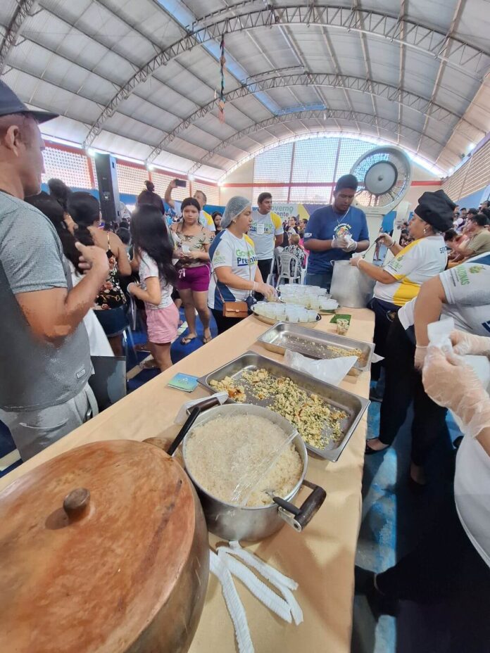 A Sepror distribuiu 300 cestas de alimentos pelo Programa de Aquisição de Alimentos (PAA) durante a 8ª edição do programa Governo Presente.