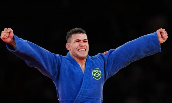 William Lima é prata no judô e conquista primeira medalha do Brasil