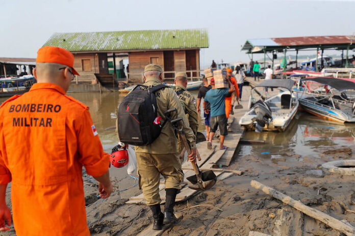 O Governo do AM vai enviar ajuda humanitária para pescadores cadastrados em representações coletivas de municípios já afetados.