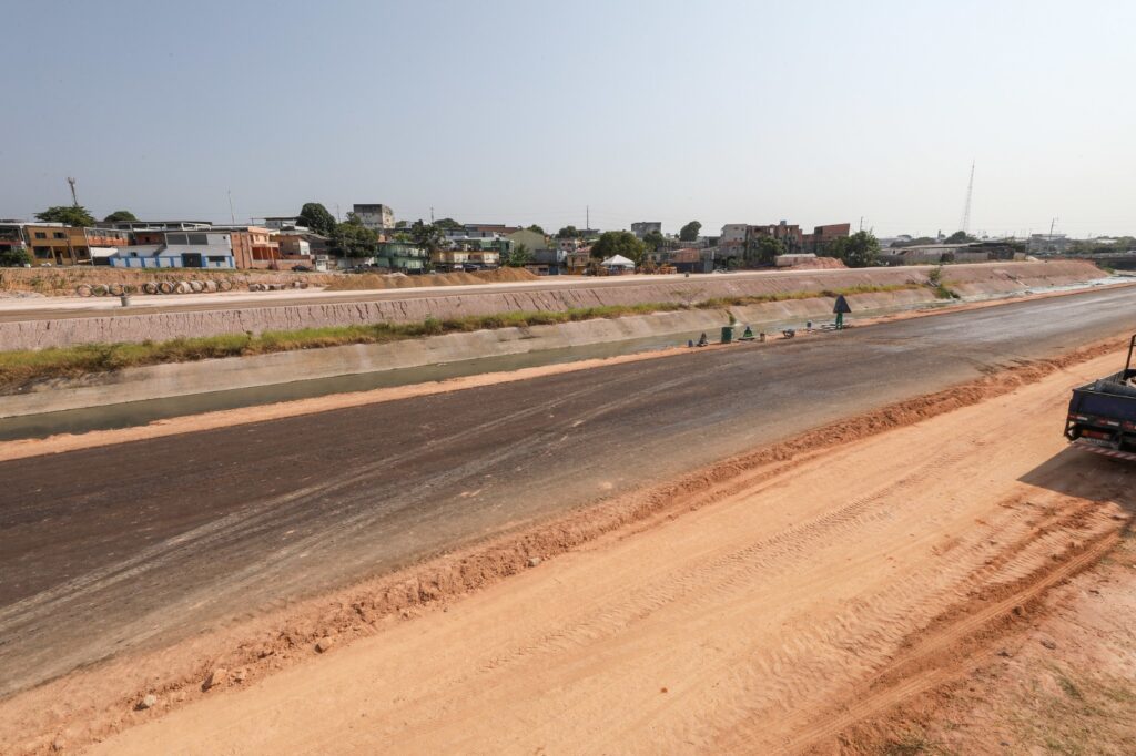 Andamento da obra de ligação da Silves com a Maués.