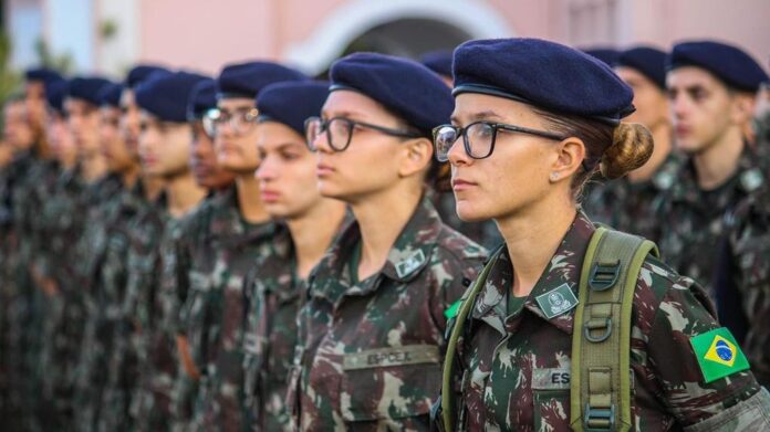 Alistamento voluntário para mulheres inicia em 2025.