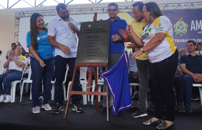 Mais de 1,5 mil alunos do Ensino Médio e da EJA da Escola Estadual Ernesto Penafort, estão sendo beneficiados pela revitalização da unidade.