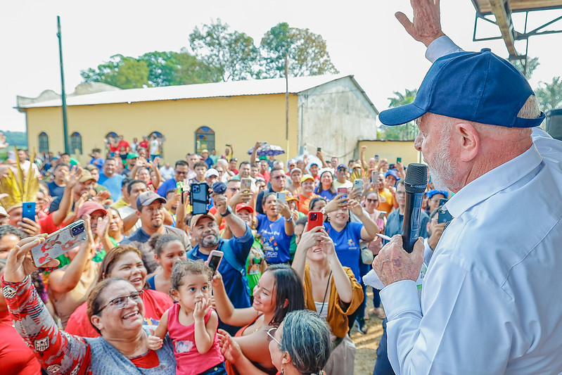 Lula durante visita a Manaquiri, na região metropolitana de Manaus.