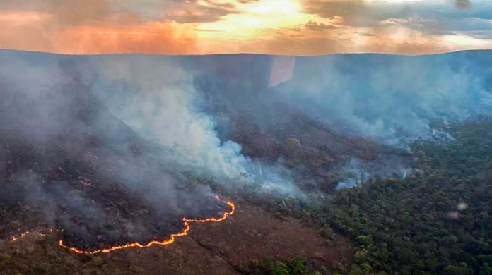 O Brasil registrou 5.132 focos de incêndio nas últimas 24 horas, representando 75,9% das áreas afetadas pelo fogo em toda a América do Su