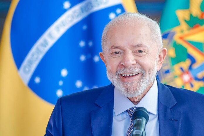 Lula participará da Cúpula dos Brics por videoconferência devido a recomendações médicas.