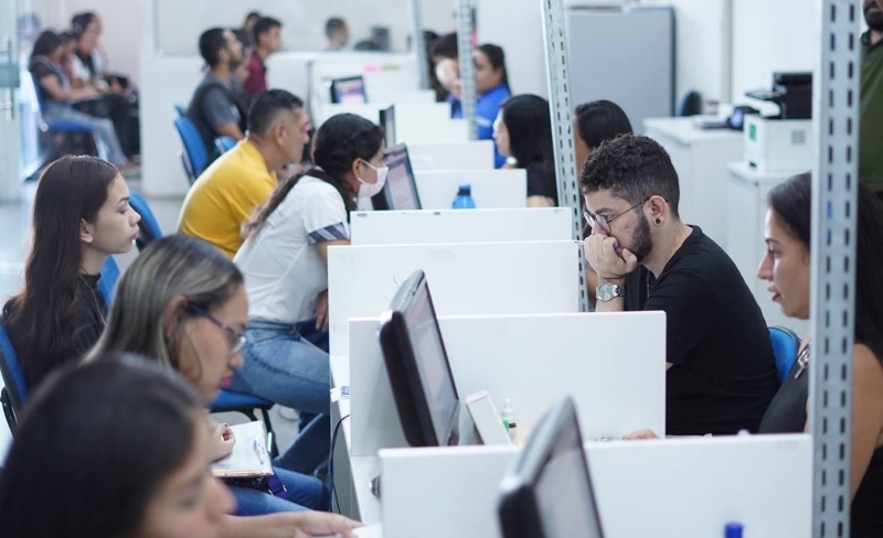 Vagas incluem diferentes níveis de escolaridade e experiência.
