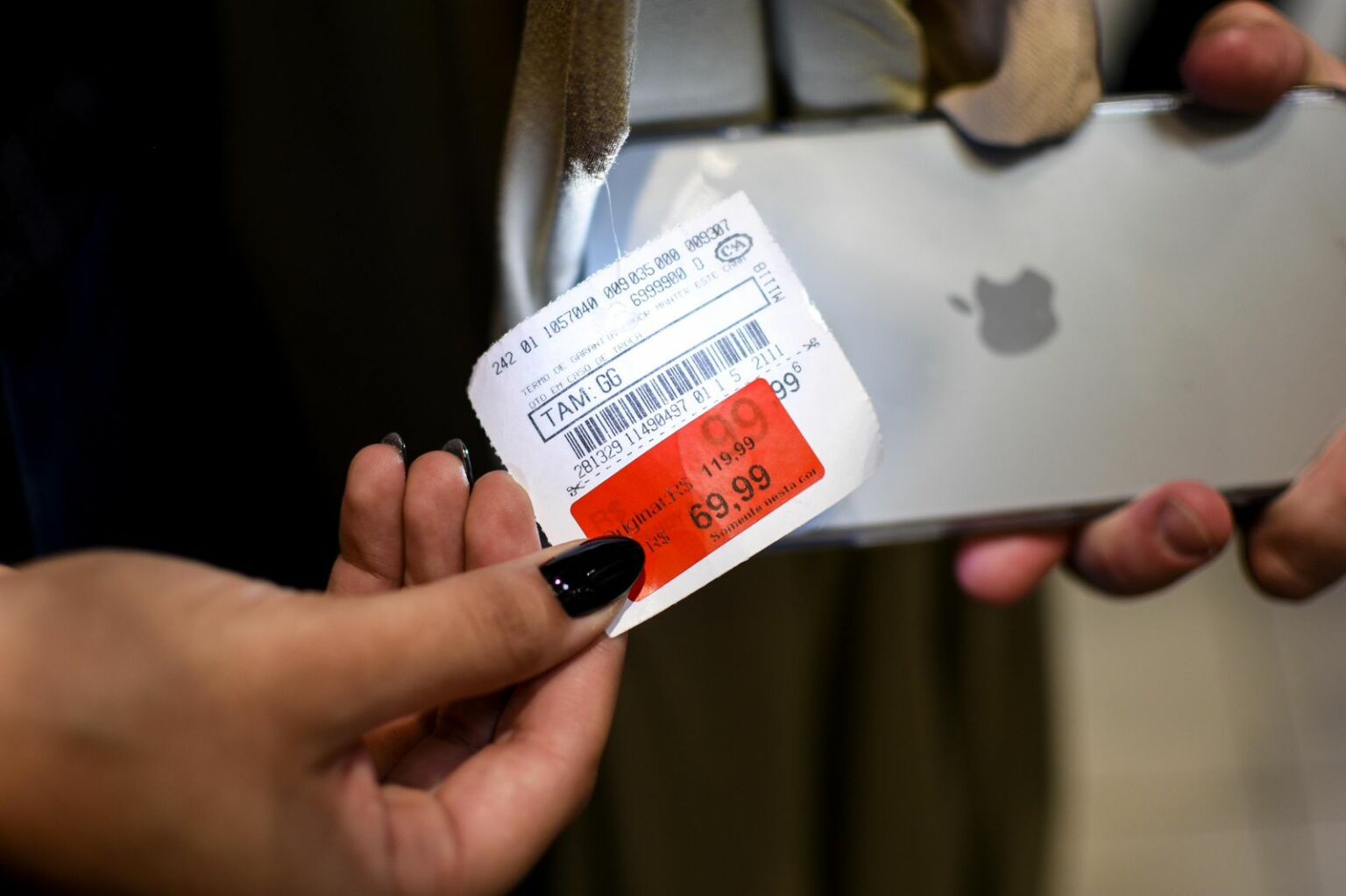 Procon autuou 2 lojas por fraude na Black Friday em Manaus