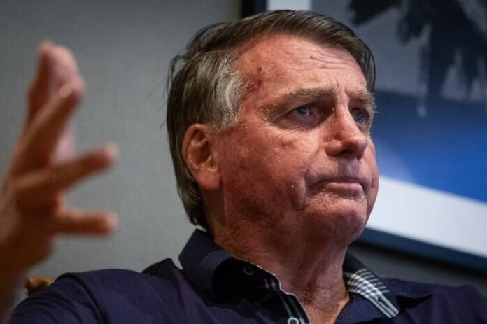 Jair Bolsonaro deu entrevista à Revista Oeste para falar sobre os últimos acontecimentos.