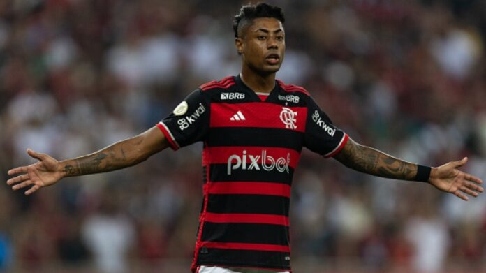 Bruno Henrique, do Flamengo, é acusado de 'cavar' expulsão para favorecer apostas.