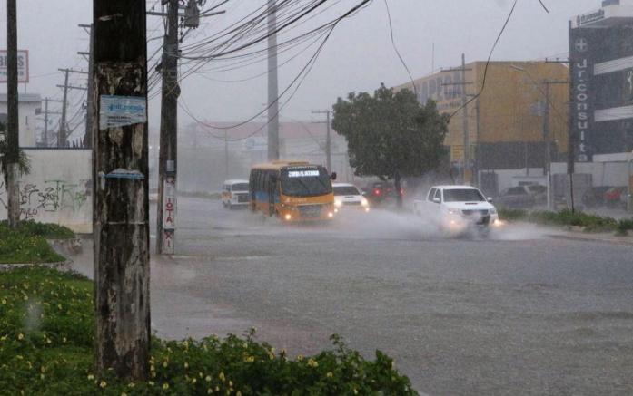 Chuvas causaram transtornos em diversas áreas de Manaus durante a tarde.