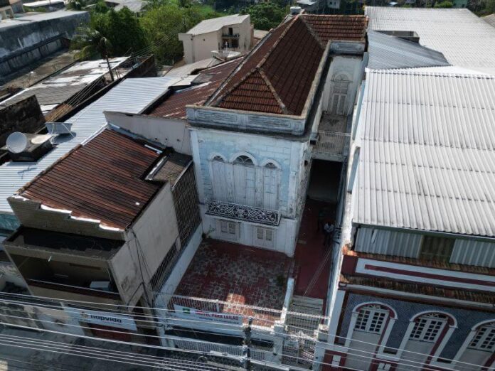 A Prefeitura de Manaus realizará no dia 11 de dezembro, às 9h (horário local), um leilão para a venda de um imóvel no centro da cidade.